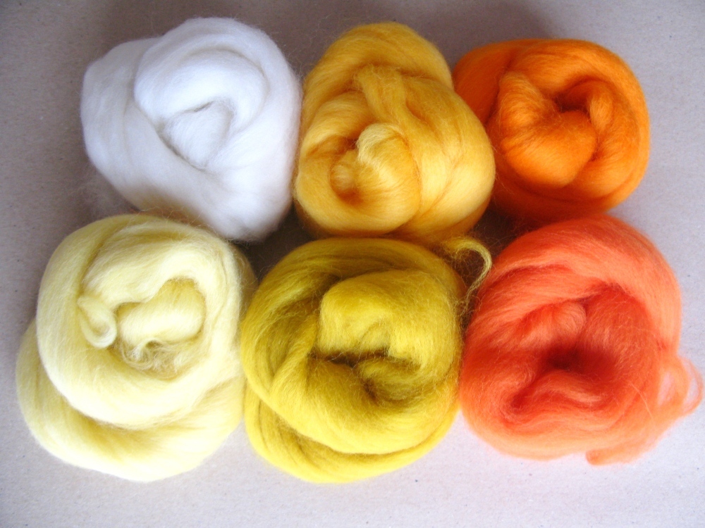 Plstenie Ovčia vlna textilné techniky.