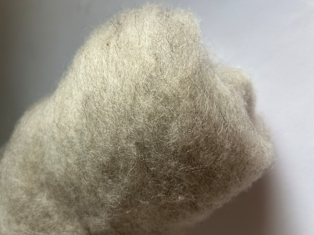 100 g  Slovenská vlna- Kent mykaná vo vlyse, siva natural